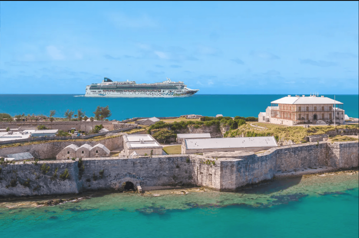 2025 Bermuda Cruises: Take a Vacation to This Island Paradise background